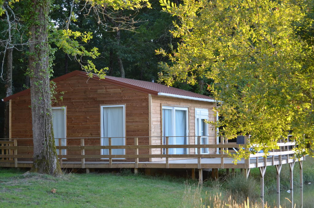 Chalet De La Heronniere Chef-Boutonne Exterior photo